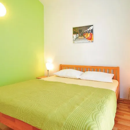 Family Pupic Apartment Pag Town